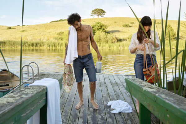 Description - Bose Portable Home Speaker (2)